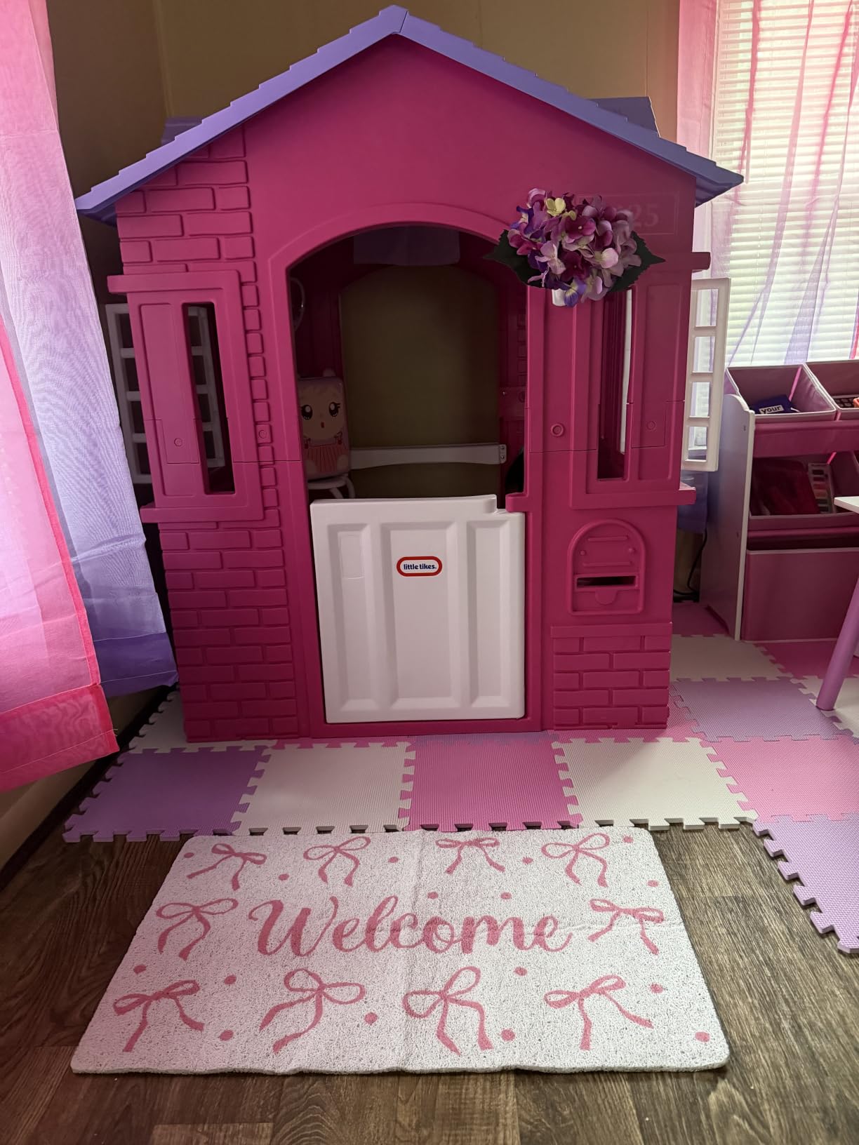 Little Tikes Cape Cottage Playhouse - Blue Large customer photo 2
