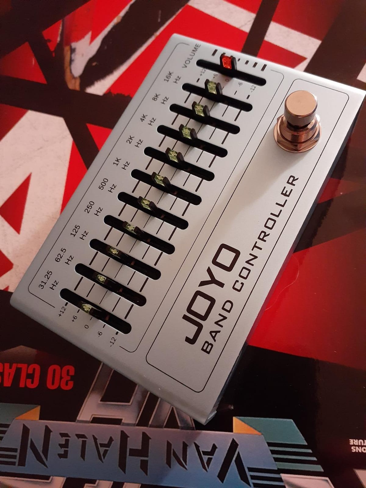 JOYO 10-Band Graphic EQ Guitar & Bass Pedal, 31.25Hz-16kHz with Independent Volume & LED Sliders, True Bypass (Band Controller R-12) customer photo 2