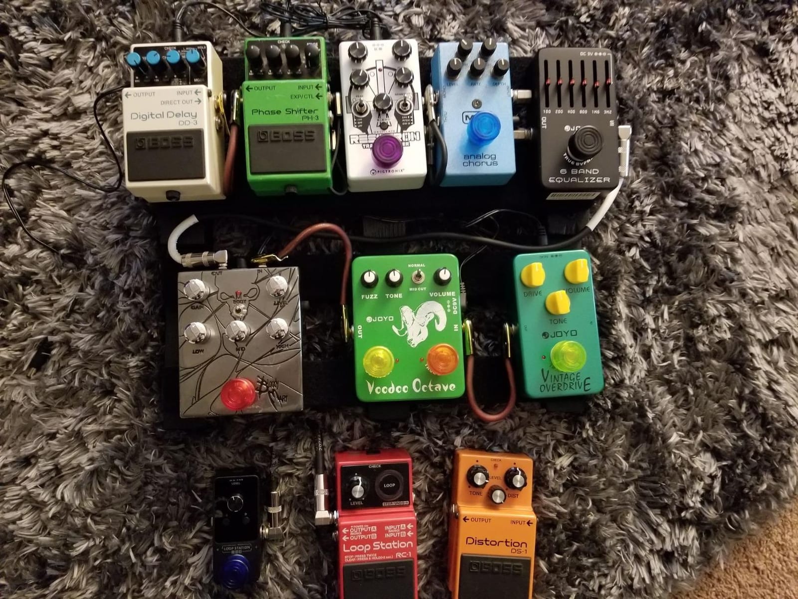 JOYO 6-Band EQ Guitar Pedal, ±18dB Graphic Equalizer for Precise Tone Shaping, Guitar-Optimized 100Hz-3.2kHz with Illuminated Sliders, True Bypass (JF-11) customer photo 2
