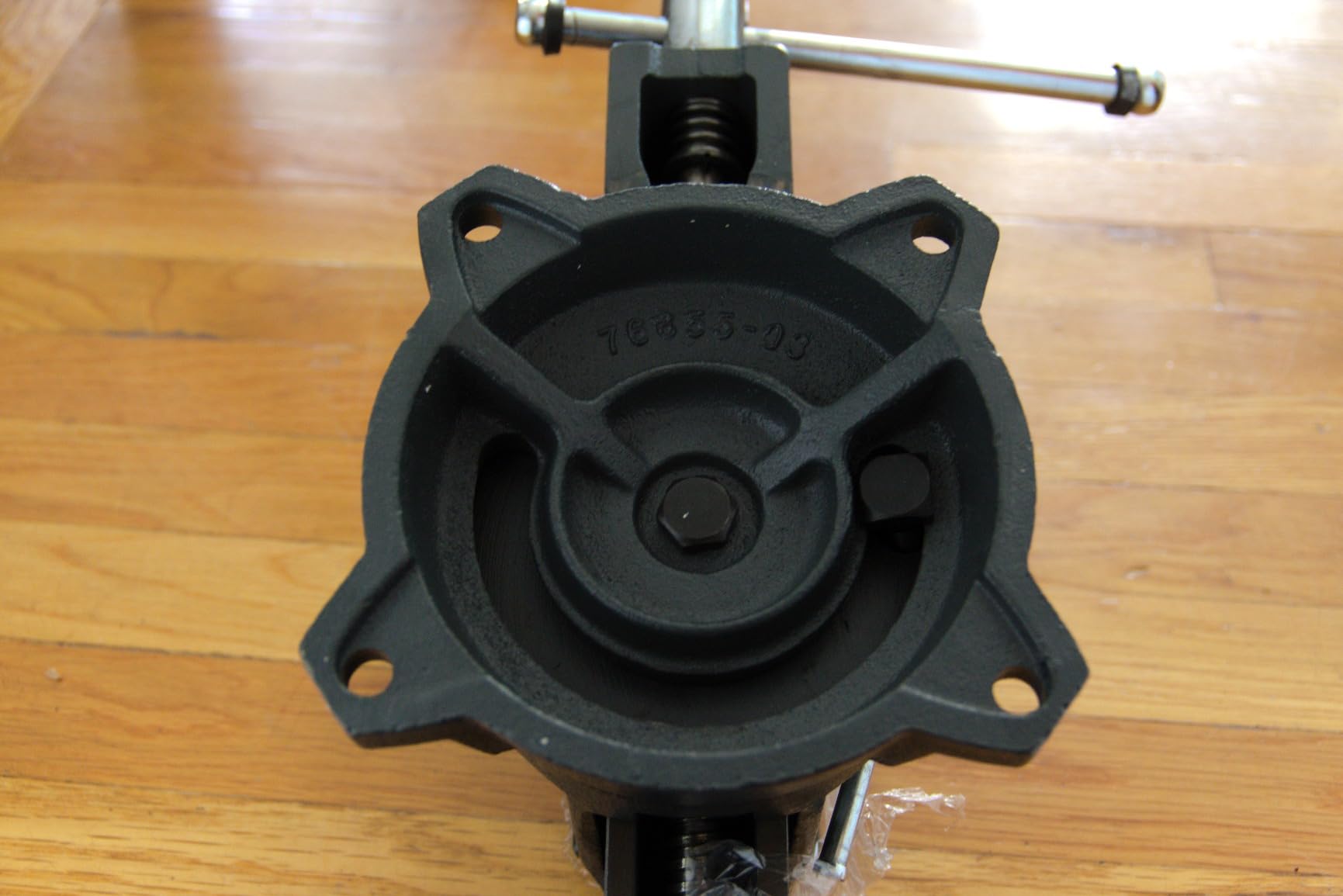 Forward CR40A 4.5 Inch Bench Vise Heavy Duty with Anvil and 210°Swivel Base customer photo 2