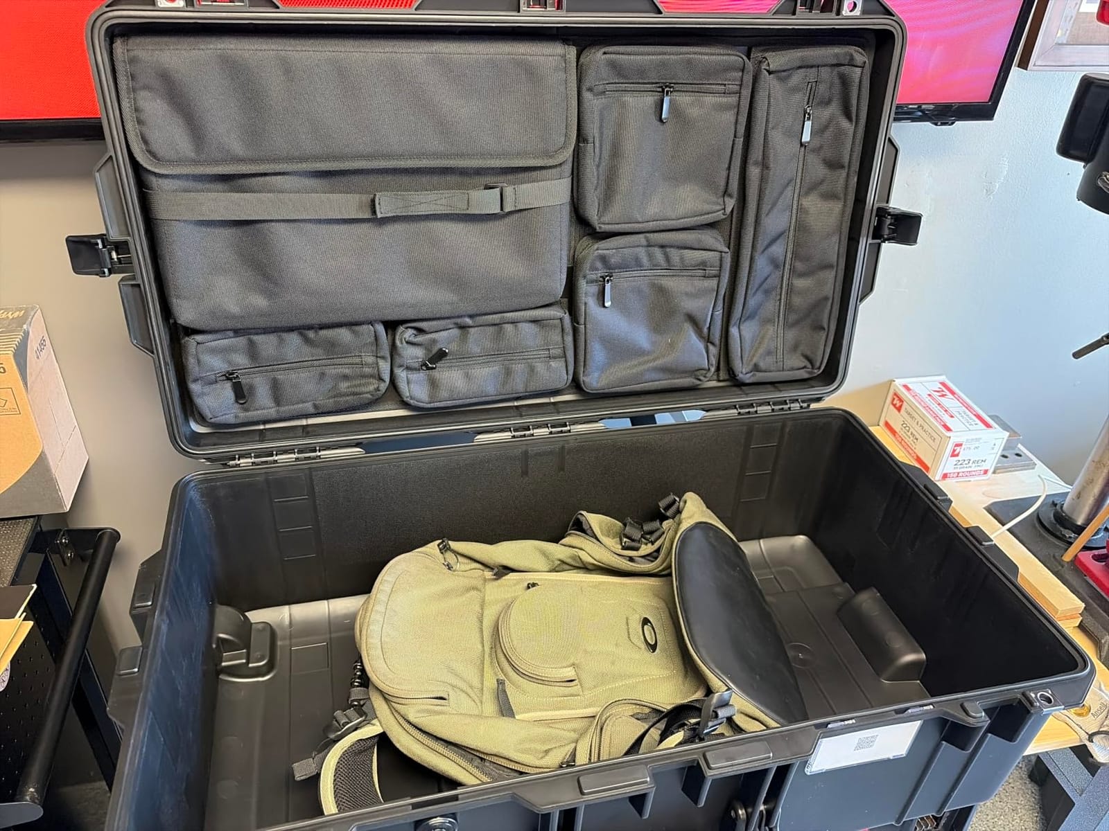 Pelican Air 1615 Case No Foam - Black customer photo 2