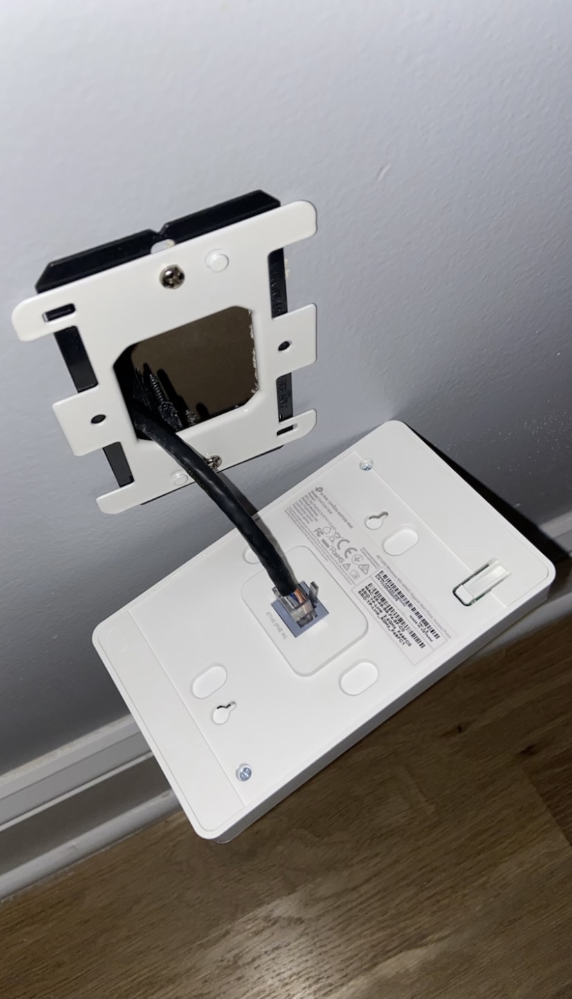 Omada EAP235-Wall, AC1200 in-Wall Wireless Gigabit Access Point customer photo 1