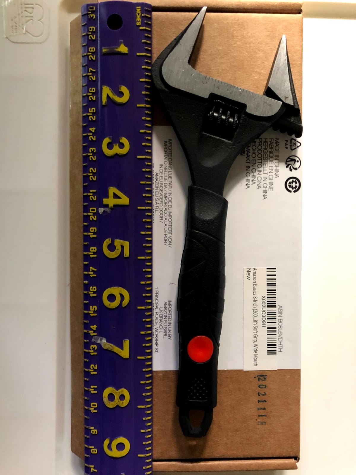 Amazon Basics 4-Piece Wide Jaw Adjustable Wrench Set with Soft Grip, Includes: 6-inch (150mm), 8-inch (200mm), 10-inch (250mm), 12-inch (300mm) customer photo 1
