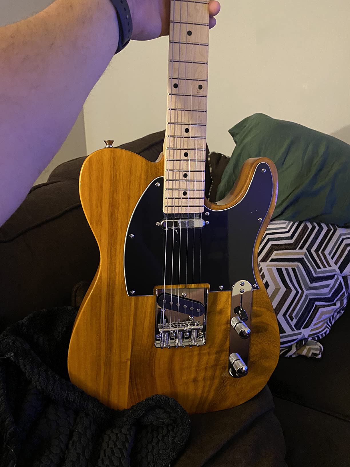 LyxPro 39” Electric Guitar TL Series, Full-Size Paulownia Wood Body, 3-Ply Pickguard, C-Shape Neck, Ashtray Bridge, Quality Gear Tuners, 3-Way Switch & Volume/Tone Controls, 2 Picks Included, Sunburst customer photo 1