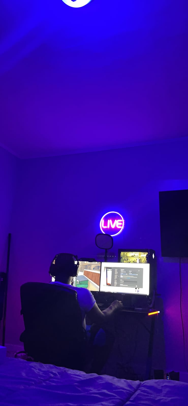 Lumoonosity Live Neon Sign - Blue&Pink LED On Air Light for Streamers/Influencers/Gamers - Streaming/Recording Live Neon Signs for Studio, Game Room, Bedroom customer photo 1