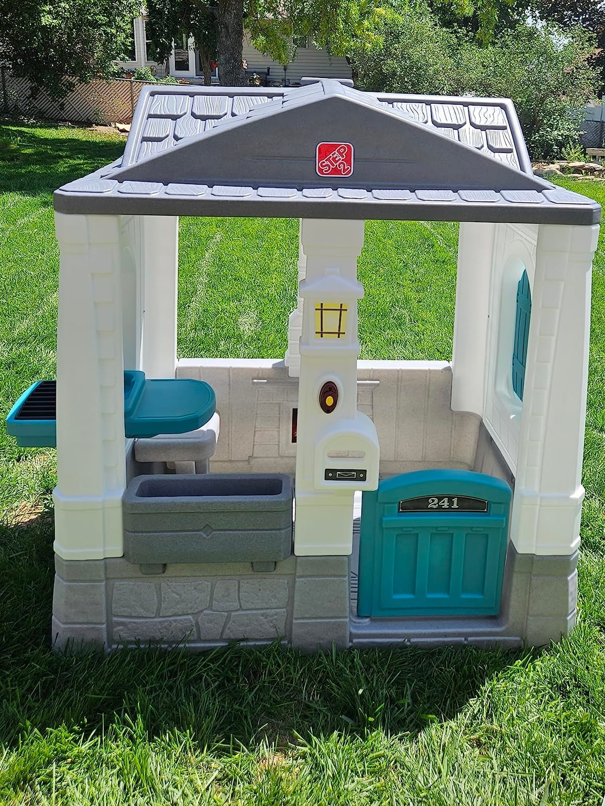 Step2 Neat & Tidy Cottage Kids Playhouse, Indoor and Outdoor Playset, Interactive Sounds, Toddlers 1.5+ Years Old, Easy to Assemble, Grey customer photo 1