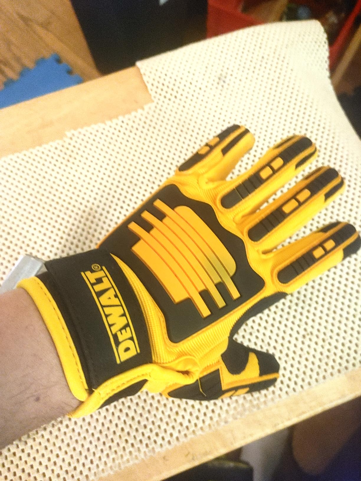 DEWALT DPG781 Performance Mechanic Work Glove with TPR Impact Protection and Anti-Slip Grip customer photo 1