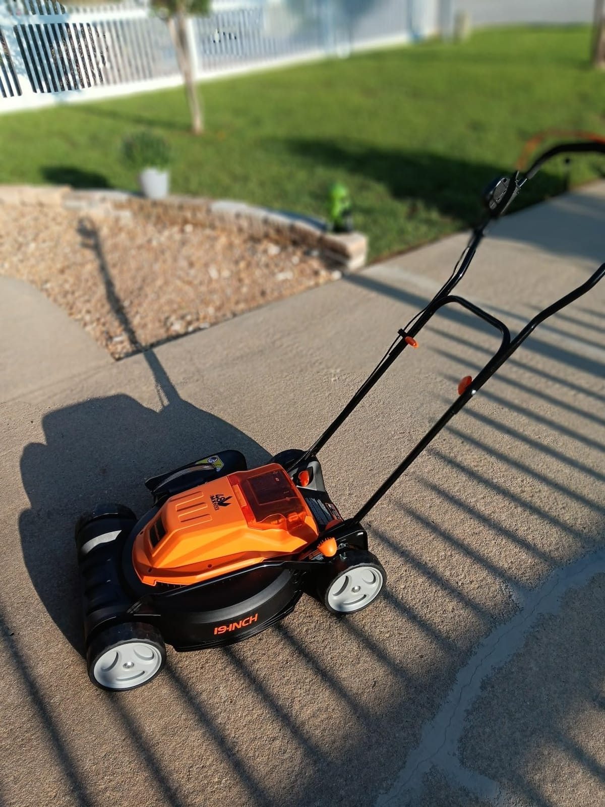 LawnMaster MEB1114K Electric Corded Lawn Mower 15-Inch 11AMP customer photo 2