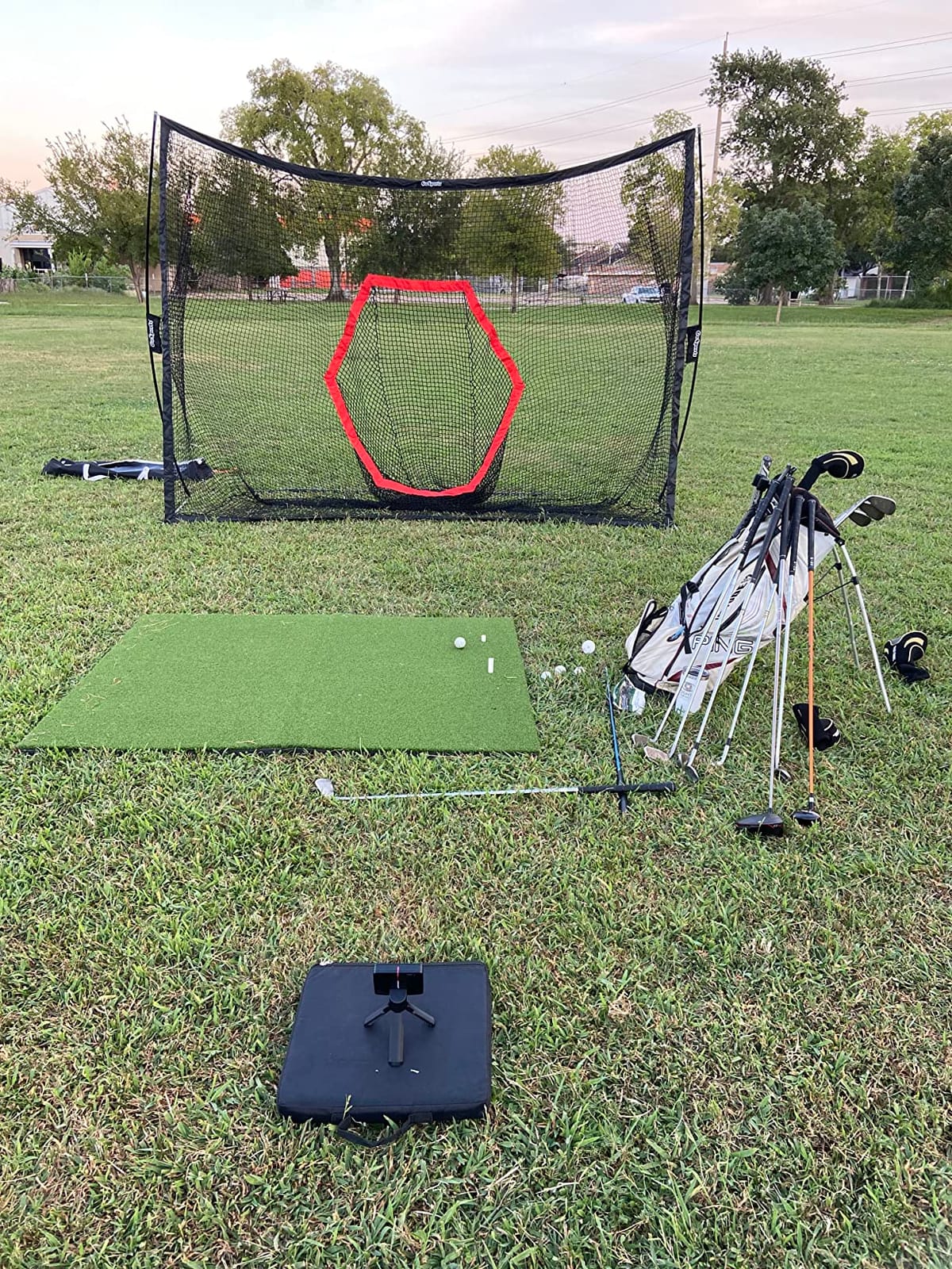 Garmin Approach R10, Portable Golf Launch Monitor, Take Your Game Home, Indoors or to The Driving Range, Up to 10 Hours Battery Life - 010-02356-00 customer photo 1