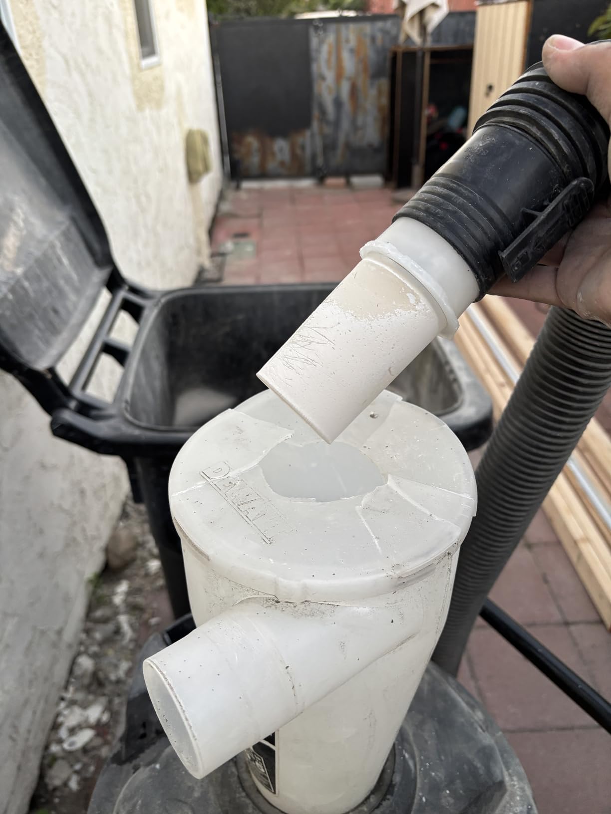 DEWALT 6 Gallon Dust Separator for Wet/Dry Shop Vacuums,DXVCS002 customer photo 1