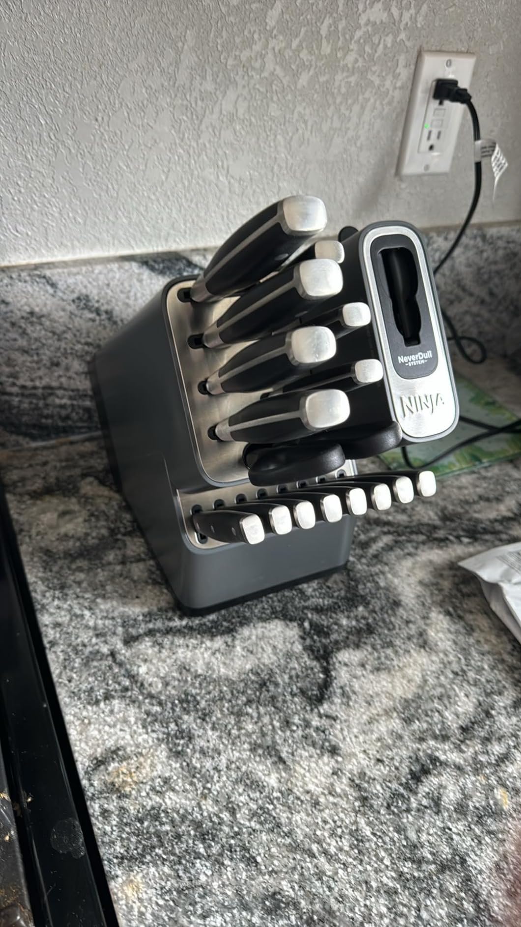 Ninja® NeverDull™ 17-Pc Knife Block Set, Built-in Sharpener, Black, K32017 customer photo 2