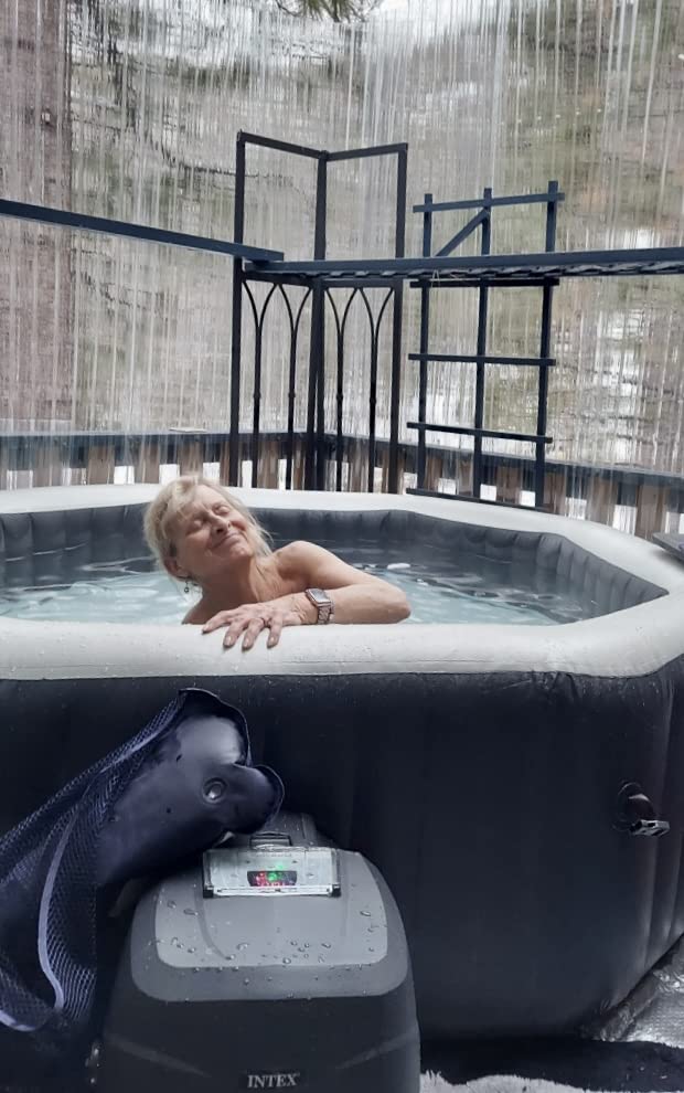 INTEX 28433EP PureSpa Bubble Deluxe Spa Set: Includes Energy Efficient Spa Cover – 120 Bubble Jets – Octagonal Design – 4 Person Capacity – 71