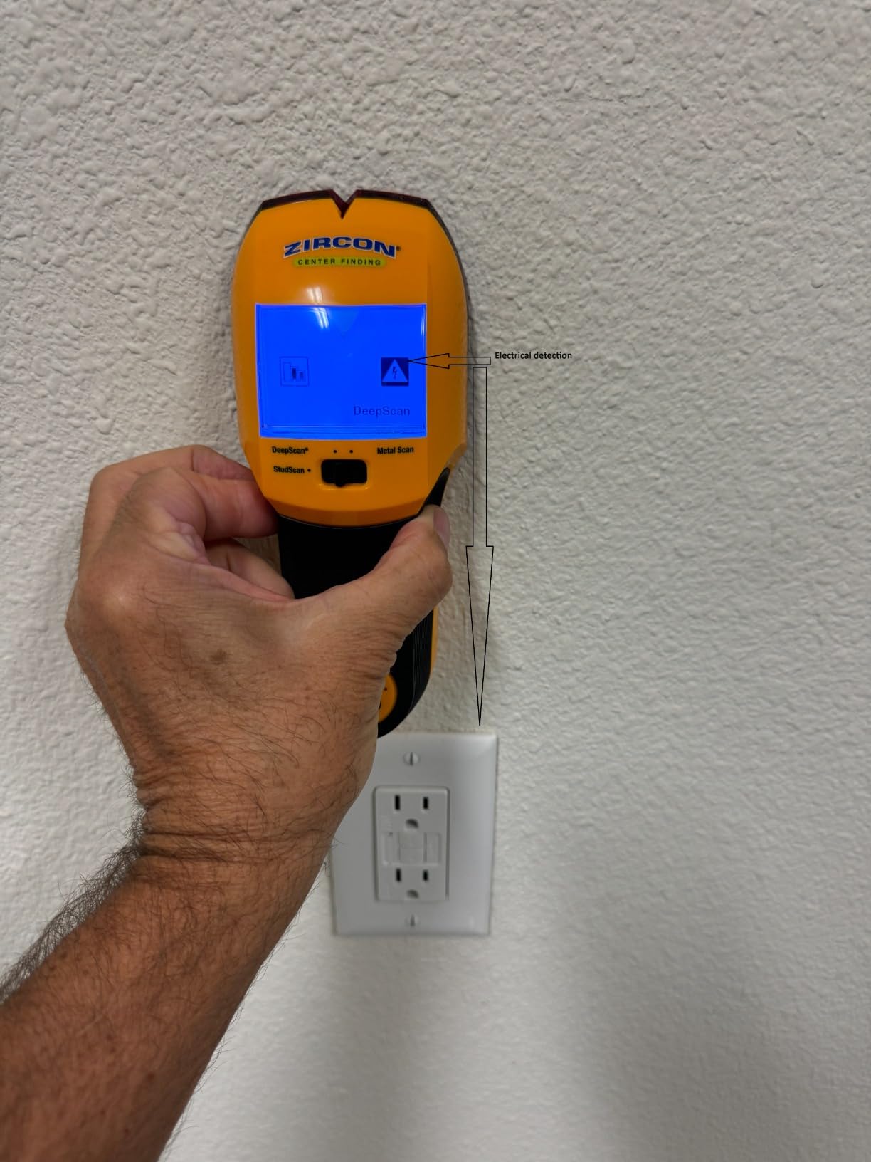 Zircon® MultiScanner™ A200 Stud Finder with Metal & Live Wire Detection customer photo 1
