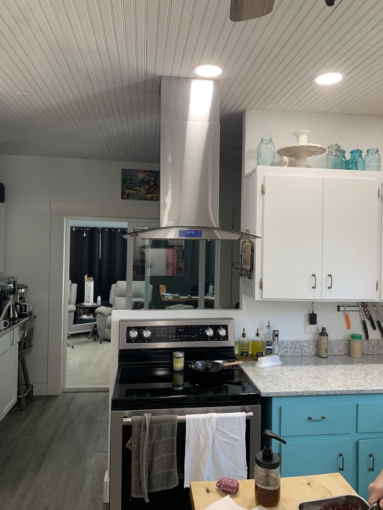 JOEAONZ 30 Inch Island Range Hood Black 700CFM, Gesture & Touch Panel Ceiling Mount Vent Hood, Stainless Steel Kitchen Exhaust Fan Convertible, Tempered Glass, LED lights, Permanent Baffle Filters customer photo 2