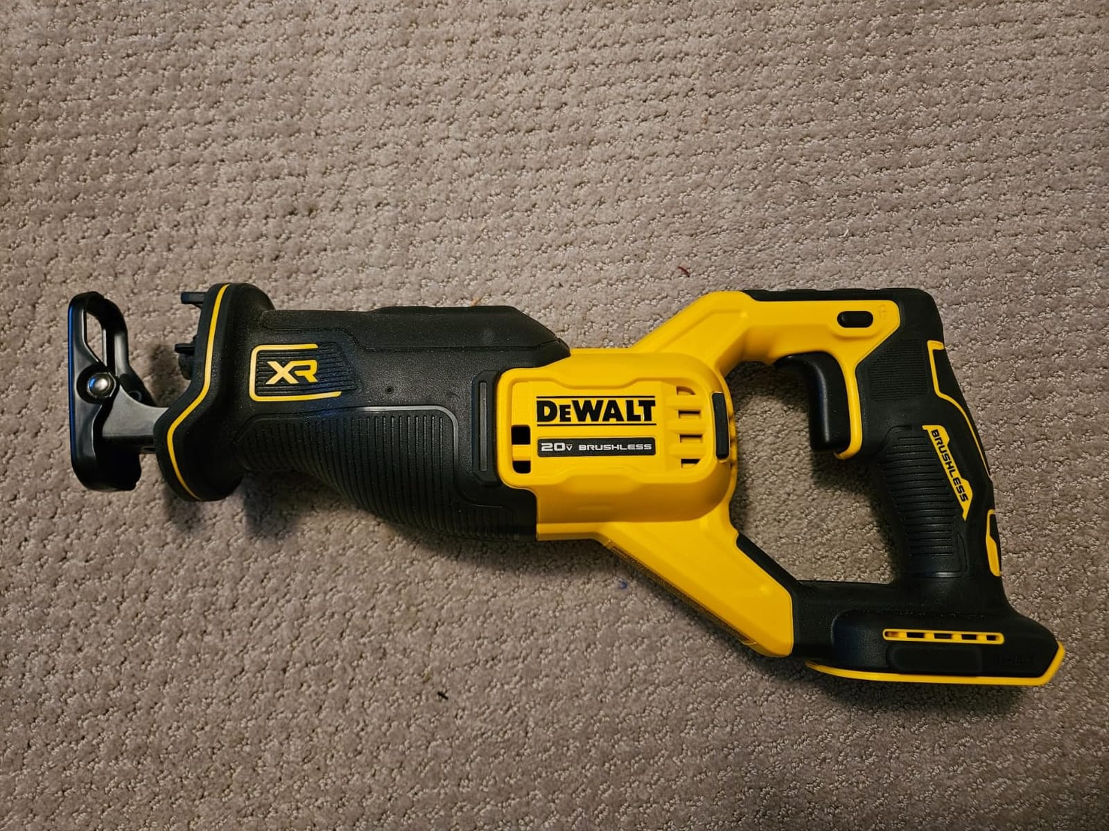 DEWALT 20V MAX* Reciprocating Saw, Cordless, 2-Finger Variable Trigger, Keyless Blade Clamp, Tool Only (DCS382B) customer photo 2