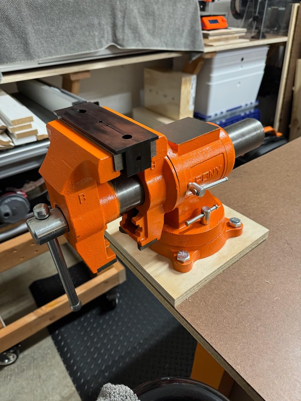 PONY 5 Inch Heavy Duty Bench Vise with 360-Degree Swivel Base and Head customer photo 1
