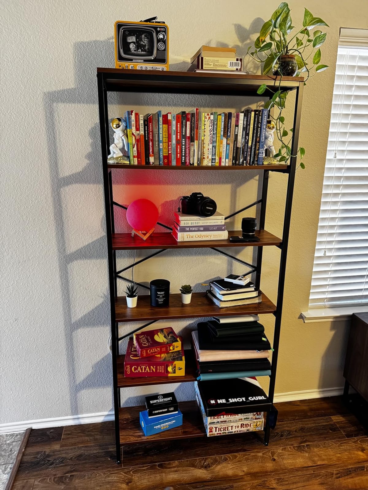 Himimi 5 Tier Bookshelf, Heavy Duty Tall Freestanding Storage Bookcase customer photo 1