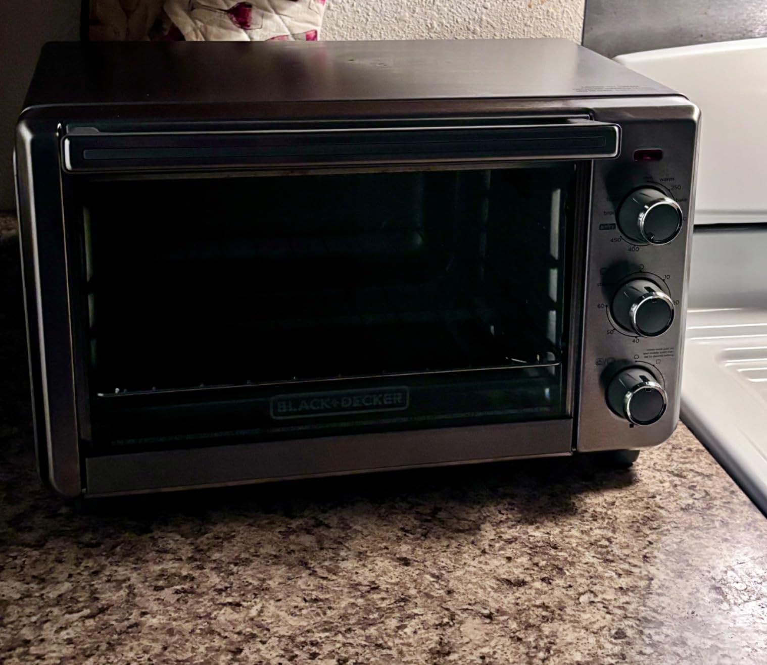 BLACK+DECKER 6-Slice Air Fry Toaster Oven, 5-in-1 Countertop Oven customer photo 1
