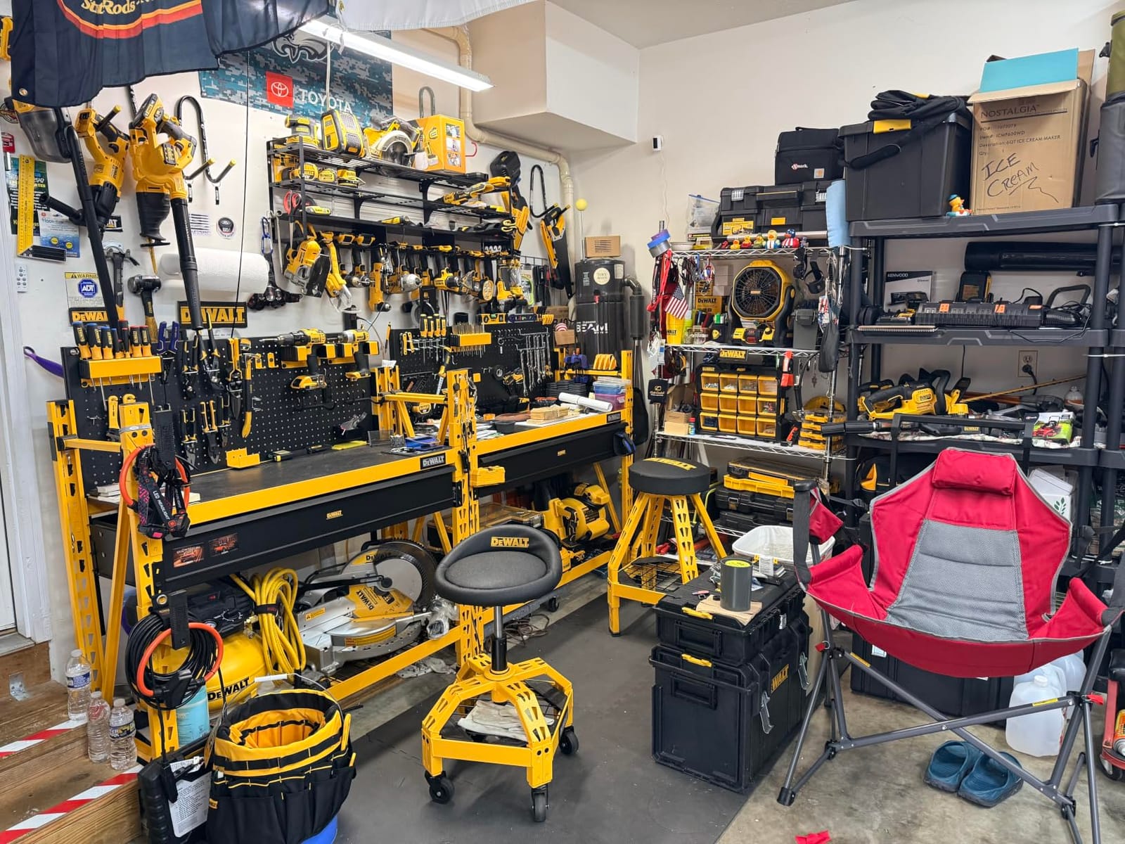 DEWALT Torque Wrench Tool Set, Tire Change Kit, 50-250 FT-LB, 12 Piece with Storage Case (DWMT45012) customer photo 2