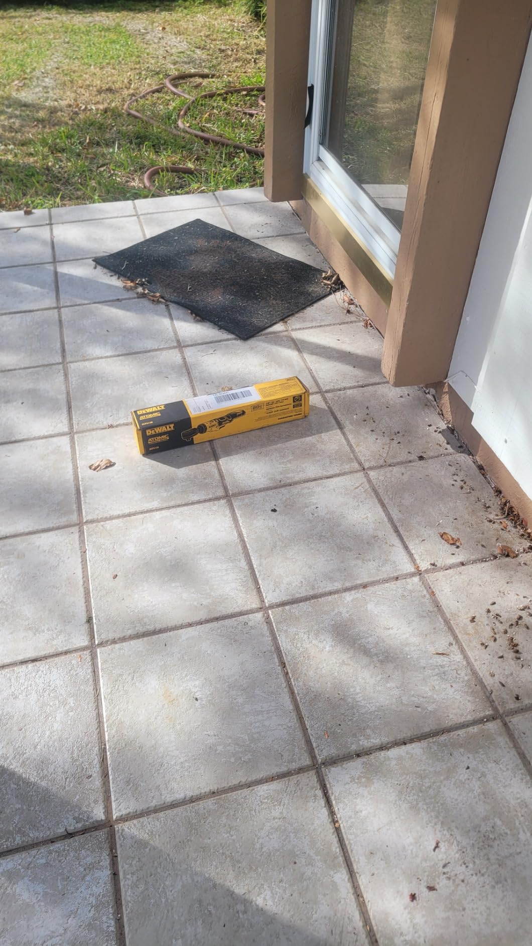 DEWALT ATOMIC 20V MAX* Cordless Ratchet, Brushless, 3/8 in., Tool Only (DCF513B) customer photo 2