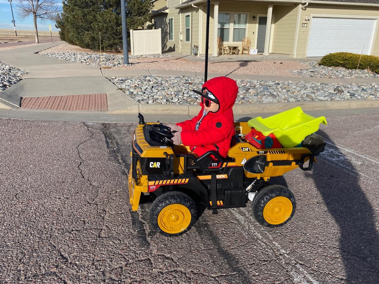 ANPABO Ride on Dump Truck w/Remote Control, 2 Seater, Electric Dump Bed customer photo 1