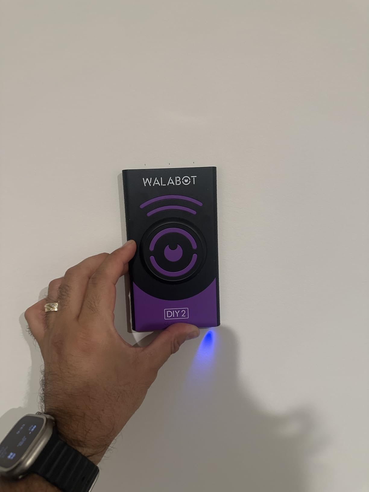 Walabot DIY 2 – Visual Stud Finder & Wall Scanner for Drywall. Detects Wood & Metal Studs, Plastic & Metal Pipes, Live & Non-Live Wires customer photo 1