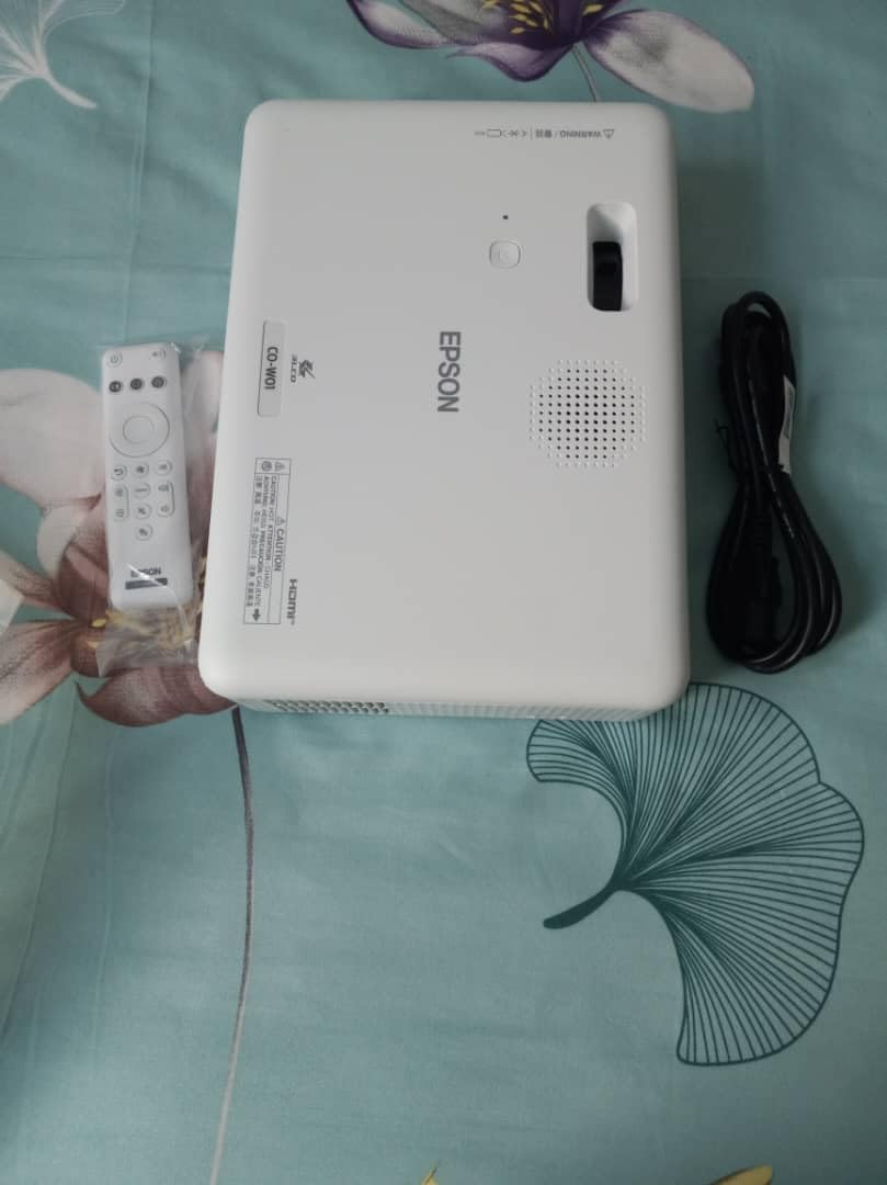 Epson EpiqVision Flex CO-W01 Portable Projector 3-Chip 3LCD Technology customer photo 2