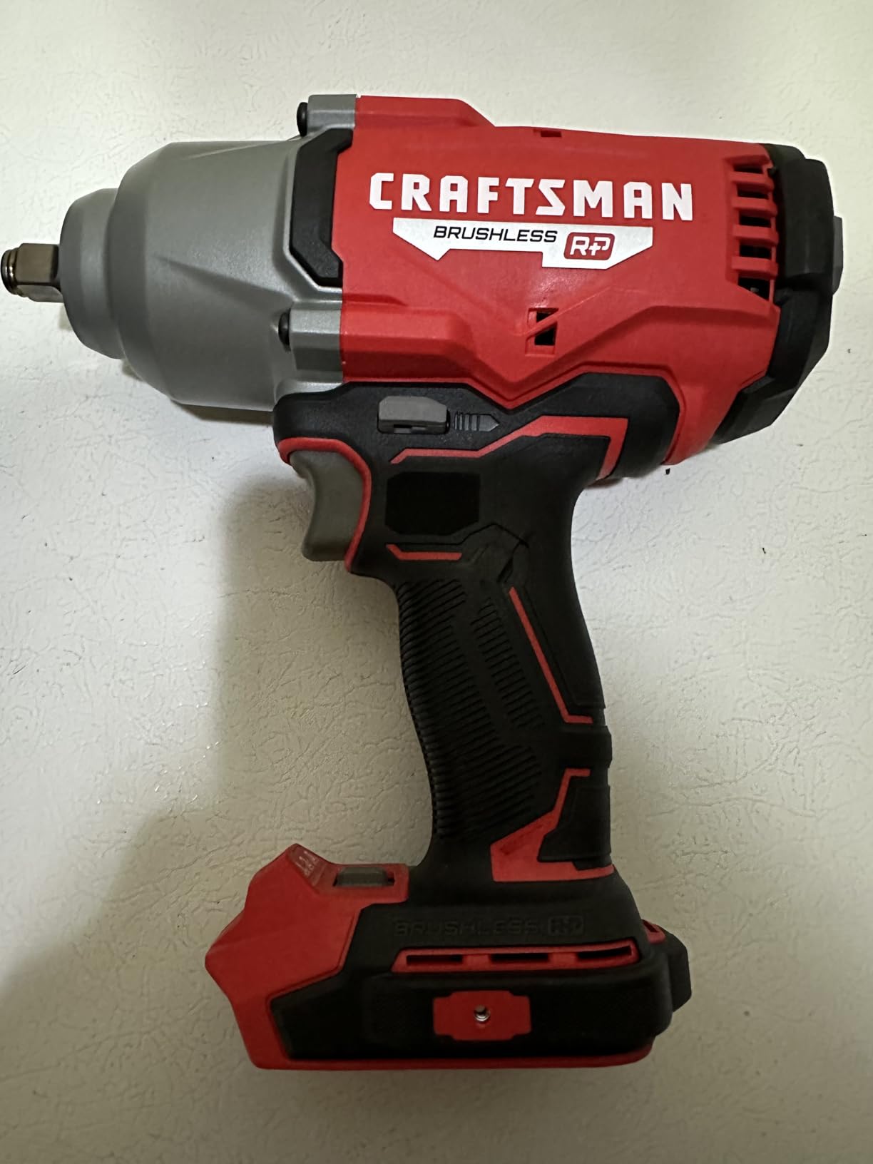 CRAFTSMAN V20 RP Impact Wrench, Cordless, Brushless, High Torque, 1/2 Inch, 4Ah Battery and Charger Included (CMCF940M1) customer photo 1