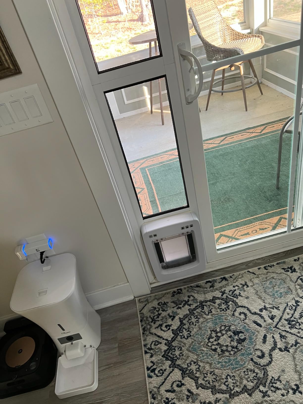 PetSafe SmartDoor Connected Pet Door, App Controlled, Medium customer photo 2