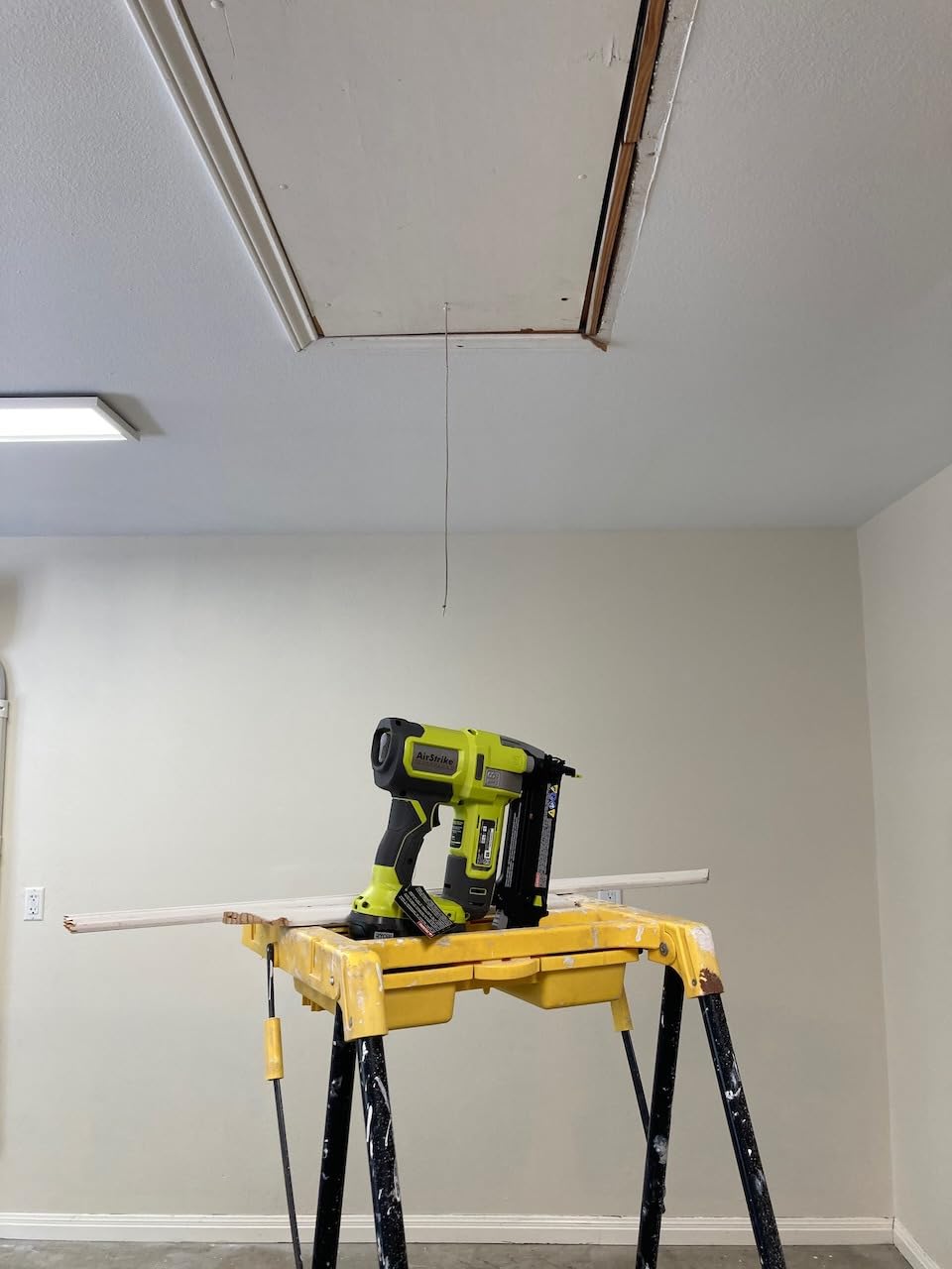 Ryobi 18V ONE+ 18-Gauge Cordless Airstrike Brad Nailer (Tool Only) P321 customer photo 2