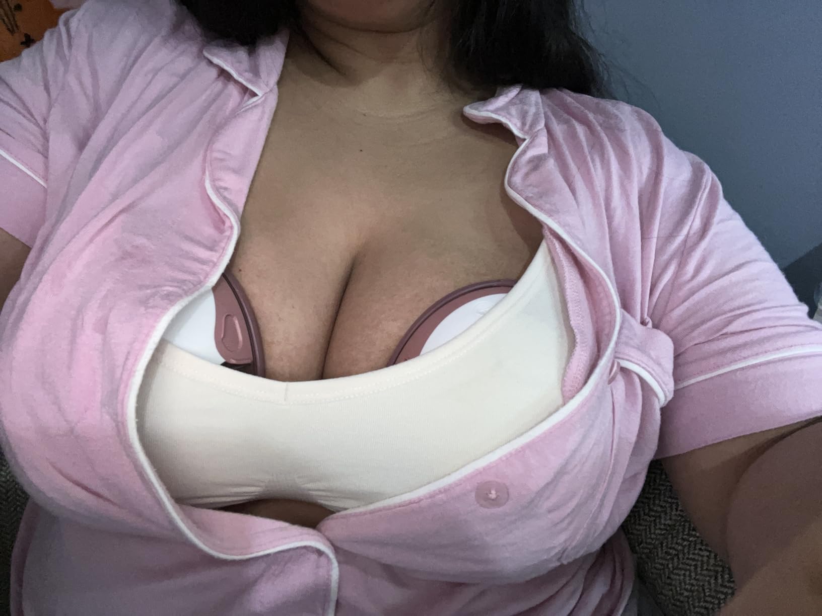 Momcozy Breast Pump Hands-Free Mobile Style Wearable M6 24mm, 2Pcs Cozy Red customer photo 2