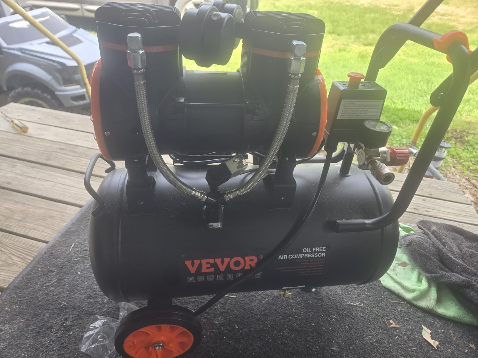 VEVOR 6.3 Gallon 2 HP Air Compressor, Max 116PSI, Oil Free Compressor Tank customer photo 2