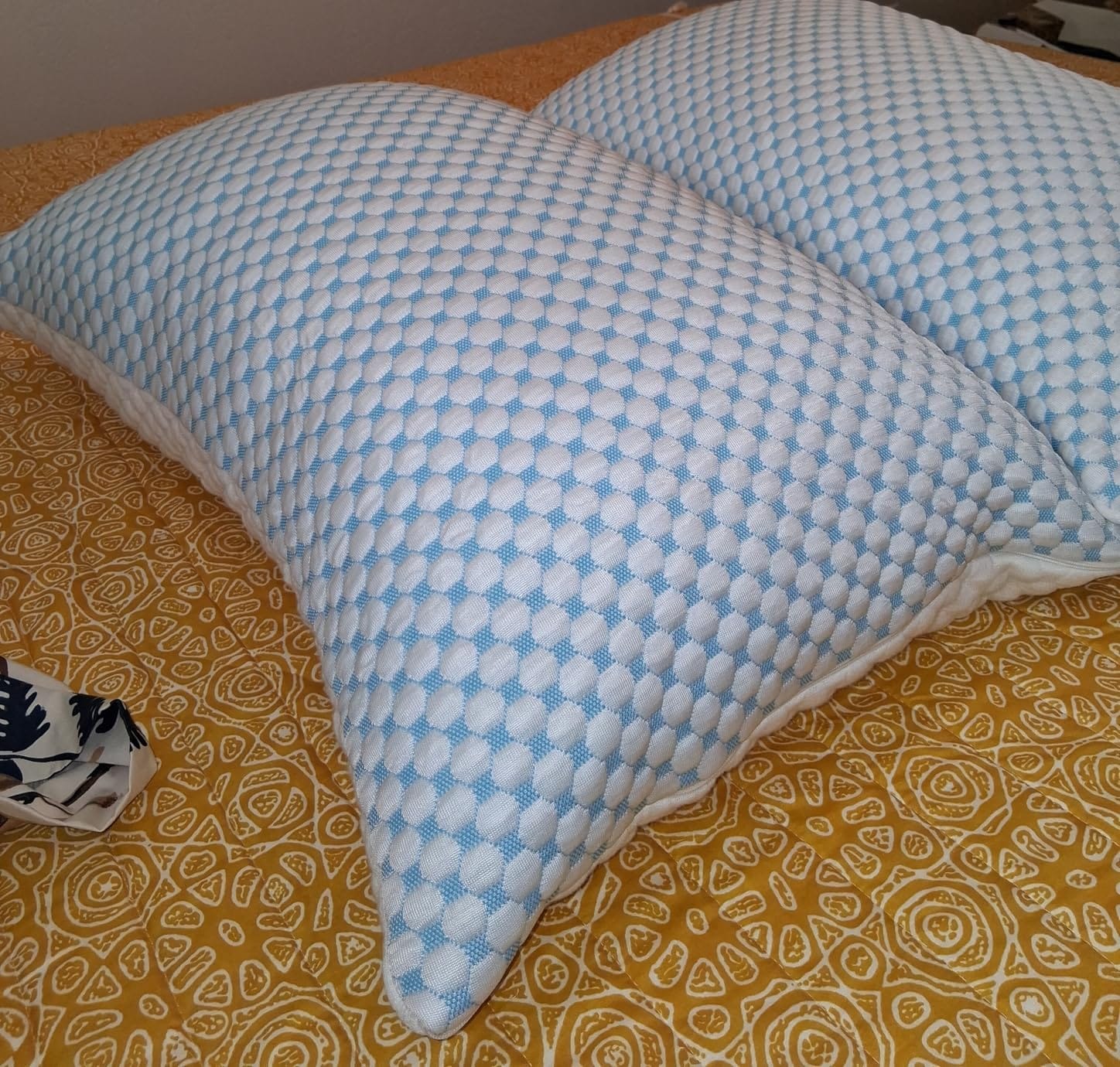 EASELAND Cooling Queen Size Firm Pillows, Shredded Memory Foam Set of 2 customer photo 1