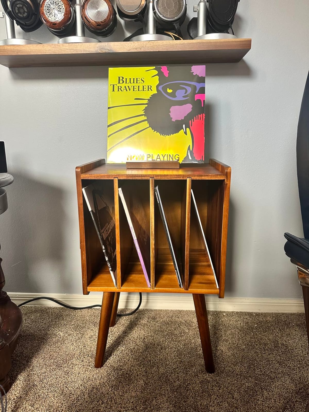 2BHOME Wooden LP Record Player Stand with 4 Cabinets, Holds up to 100 Vinyls, Metal Record Storage Holder and Organizer Table, Classical Design for Files/Book (Mid-Century Modern) customer photo 2