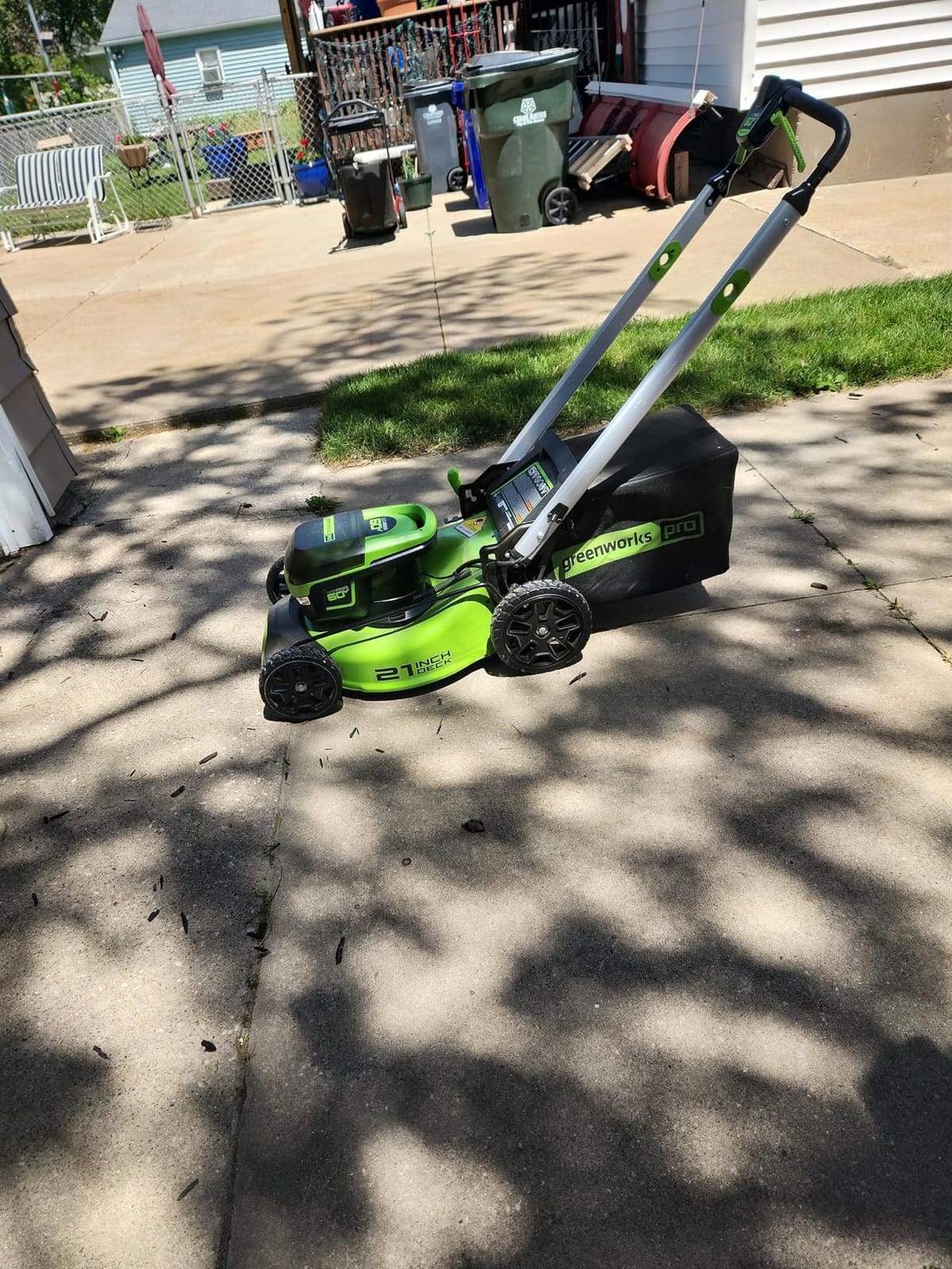 Greenworks 60V 21in Push Lawn Mower, 5.0 Ah Battery and Charger customer photo 1
