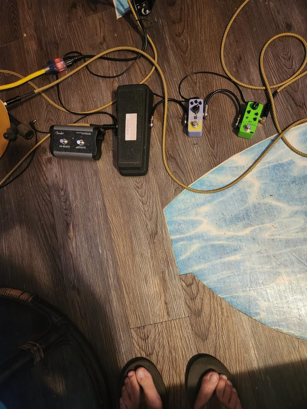 Donner Fuzz Guitar Pedal - Classic Stylish Fuzz Mini Effect Pedal for Electric Guitar/Bass, True Bypass customer photo 1