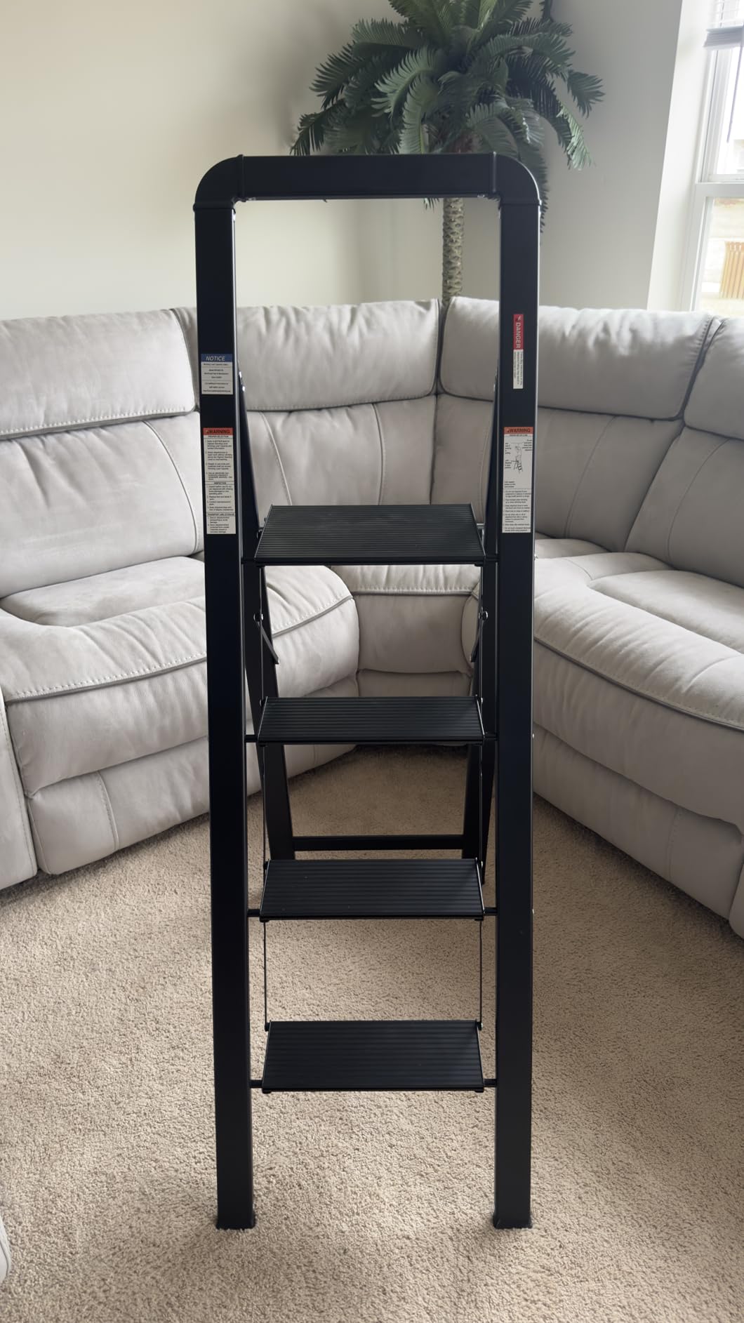 KINGRACK Aluminium 4 Step Ladder, Lightweight Step Stool with Non-Slip Pedals, Handrail, Foldable Step Ladder for Kitchen, Garage, Home, Space Saving, Sturdy and Portable, Silver customer photo 2