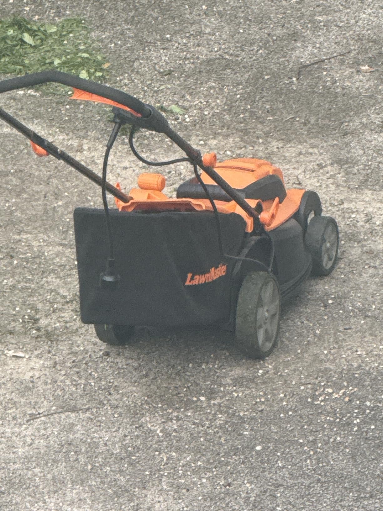 LawnMaster 48V MAX 19-inch Brushless Cordless Lawn Mower, CLMF4819X customer photo 1