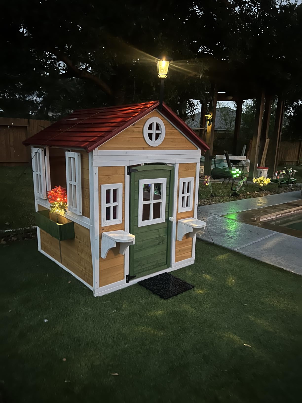 Outsunny Outdoor Kids Playhouse with Dutch Door for Toddlers 3-8, Beige customer photo 1