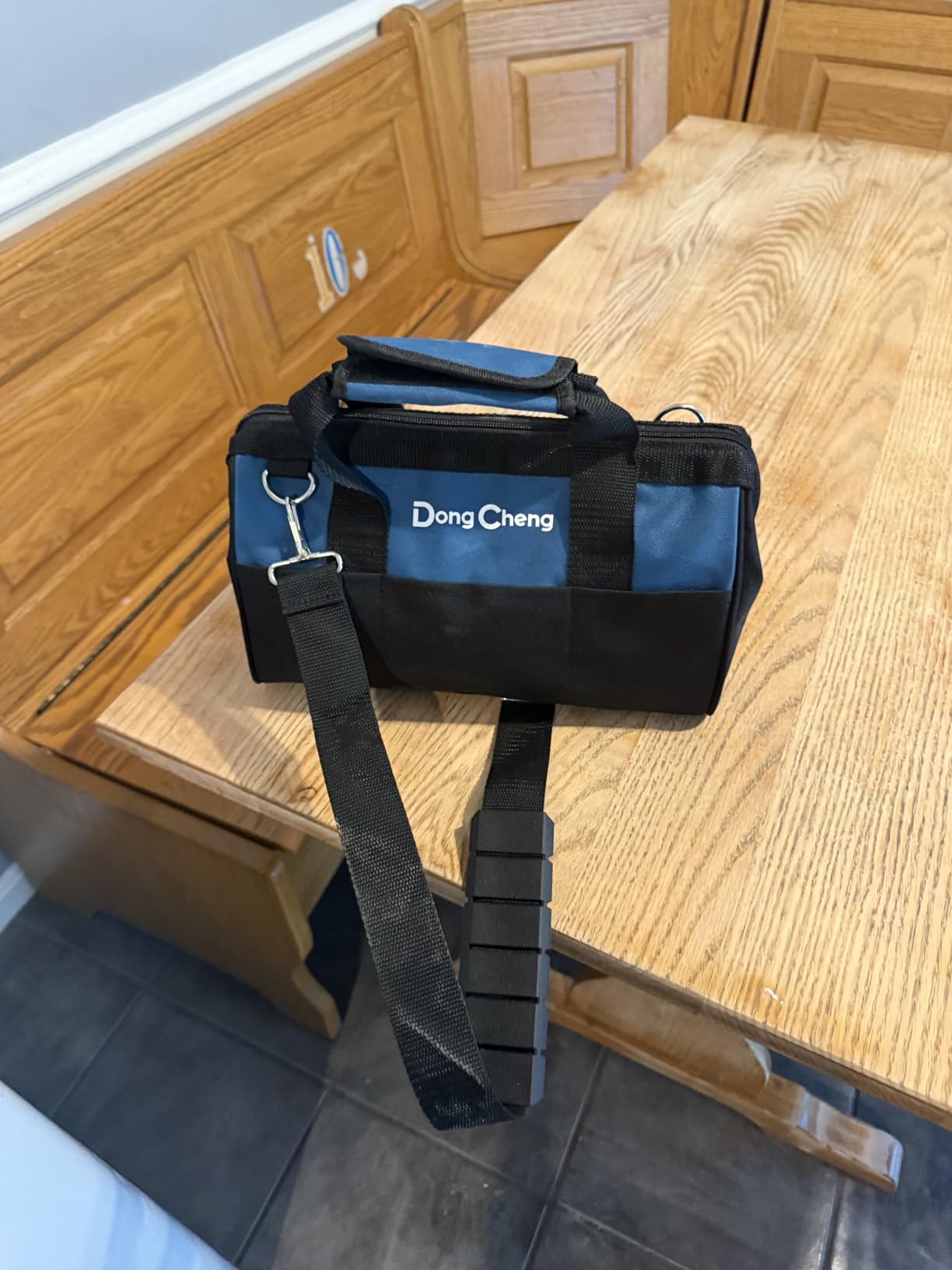 Dong Cheng 5-Inch Random Orbital Sander 3.2A 12800OPM Electric Palm Sander, 6 Variable Speeds, with 20pcs Sandpaper & Detachable Dust Bag, Power Sander for Woodworking, Sanding & Polishing customer photo 2