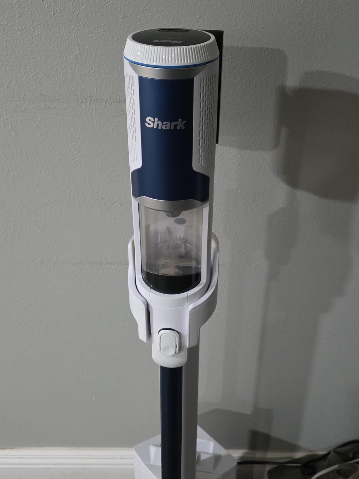 Shark Clean & Empty Cordless Stick Vacuum, White & Blue, BU3523 customer photo 2