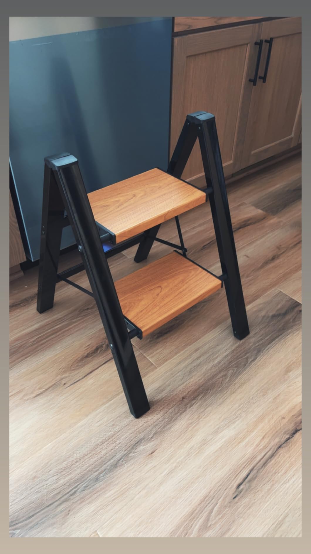 Taranta 2 Step Stool Foldable,Aluminum Step Ladder-BlackWoodgrain customer photo 1