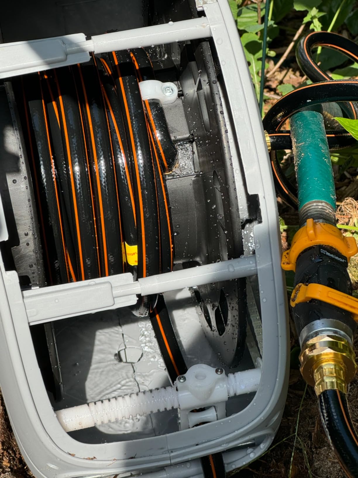 Giraffe Tools Ground-Mounted Retractable Garden Hose Reel,1/2