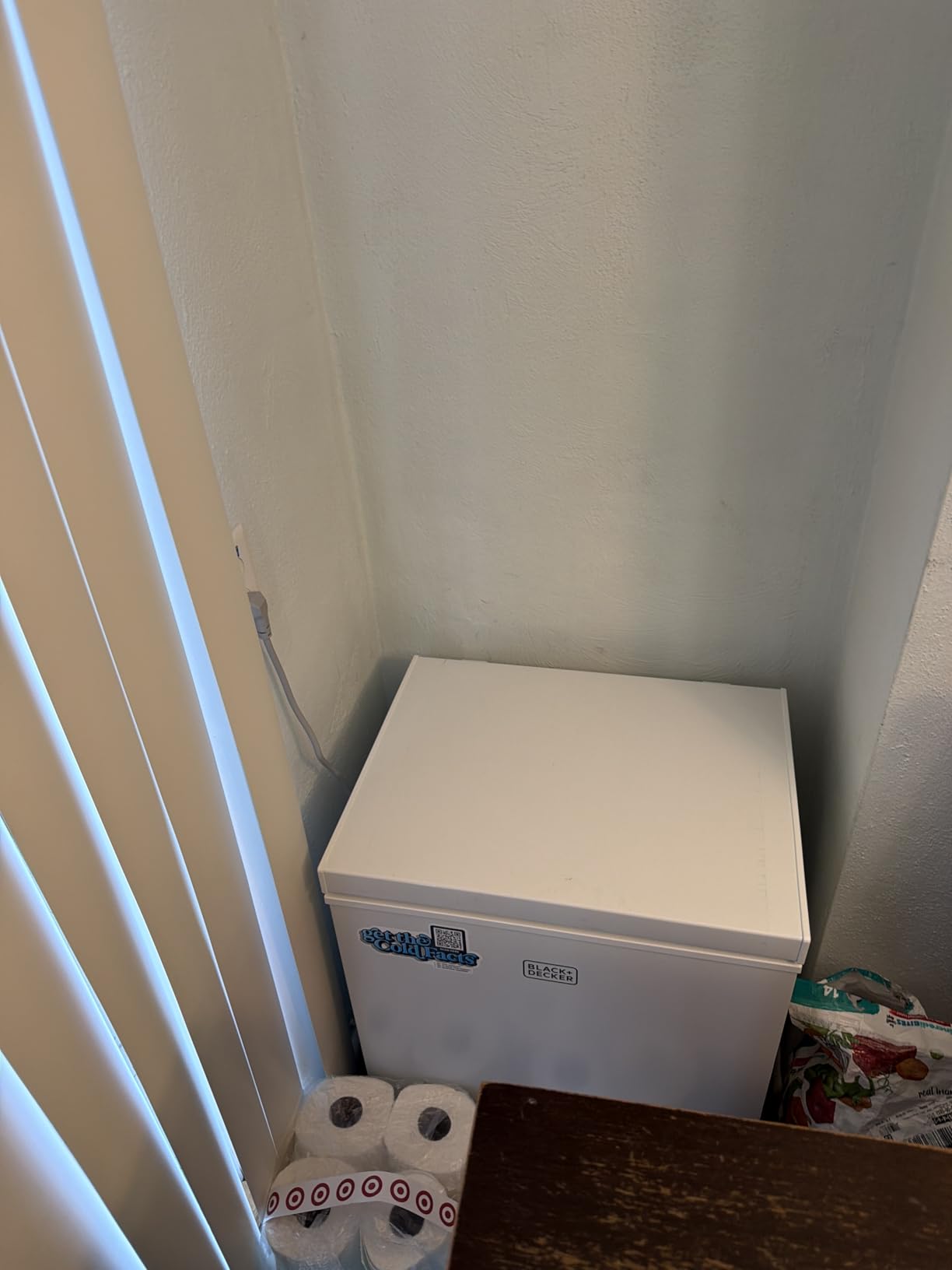 BLACK+DECKER 16.2 Cu. Ft. Chest Freezer, R600a Refrigerant, BCF1620E, White customer photo 1
