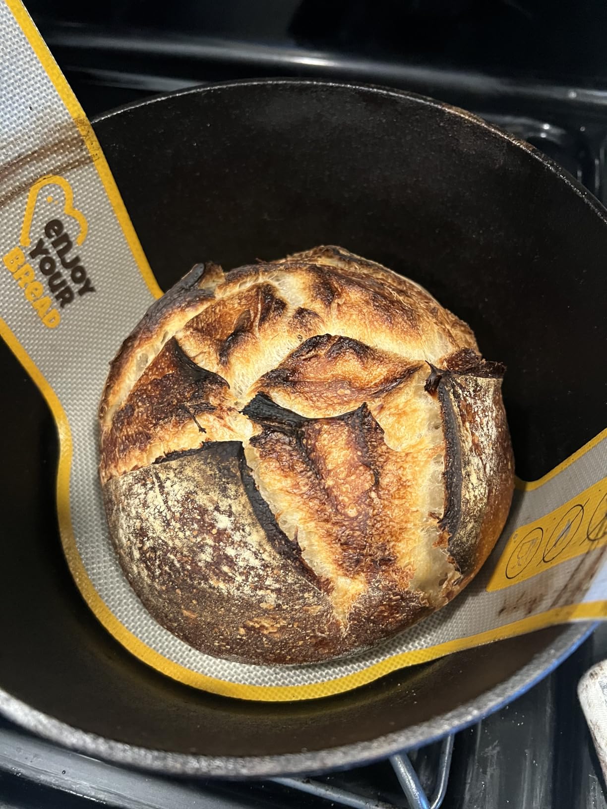 CRUSTLOVE 5 QT Pre-Seasoned Dutch Oven for Bread Baking with Lid and Kit customer photo 2