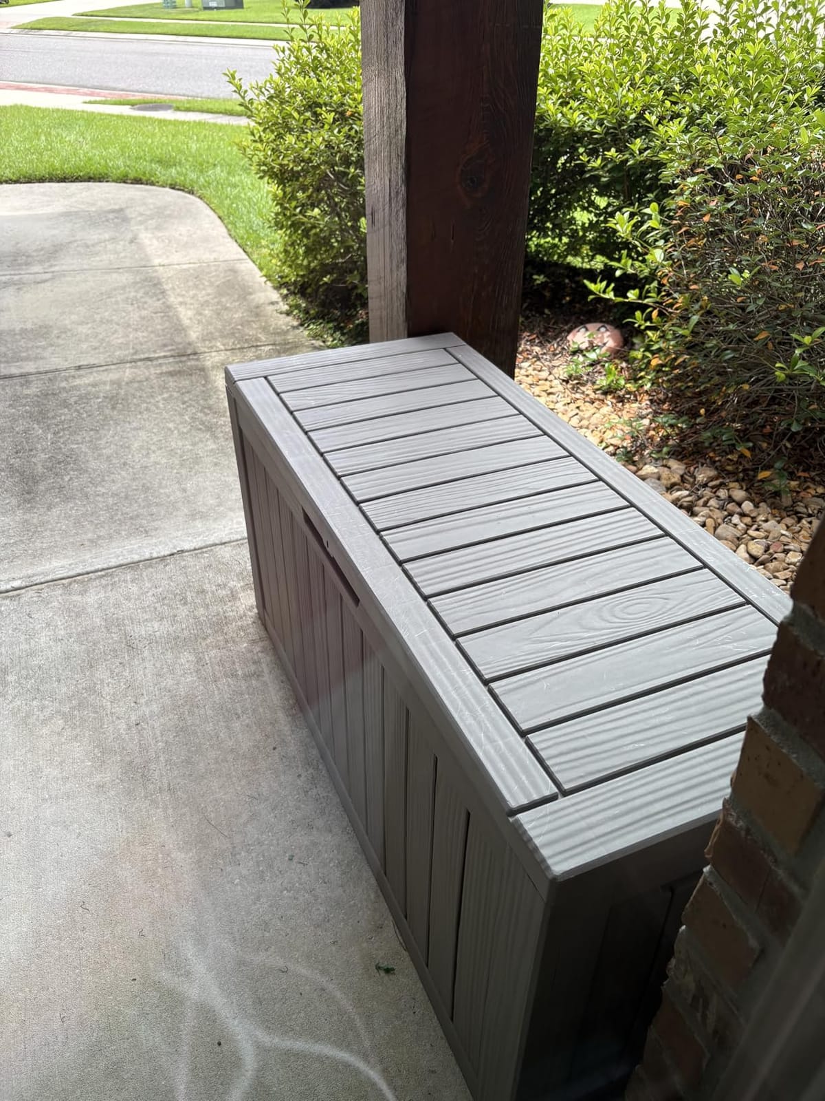PatioZen 150 Gallon Resin Deck Box, Lockable Patio Outdoor Storage Box for Furniture, Garden Tools and Tools Storage, Waterproof Outside Storage Boxes - Black customer photo 2