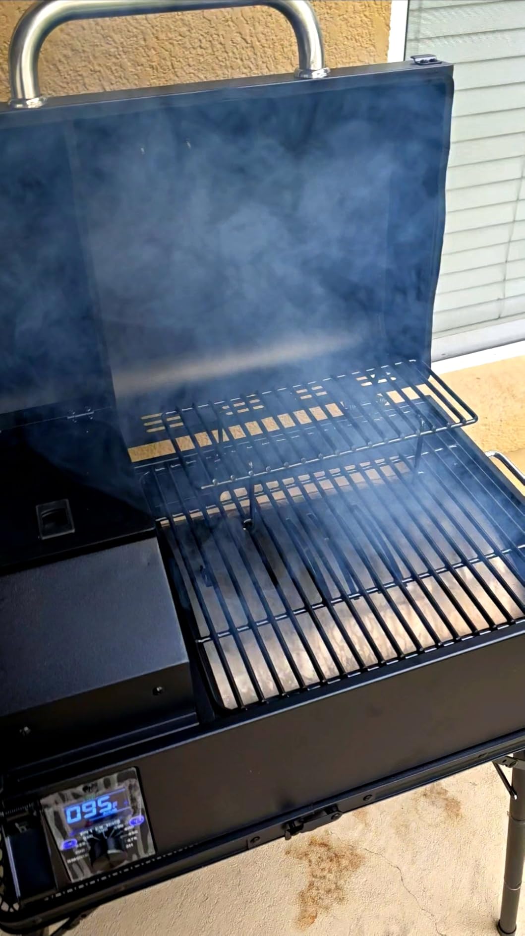 Pit Boss 150 Wood Pellet Grill & Smoker with Flame Broiler 256-Sq. In. Cooking Space, 180°F to 500°F Temperature Range, 7 lb. Pellet Hopper, for Tailgating, Camping, or Travel, Black customer photo 1