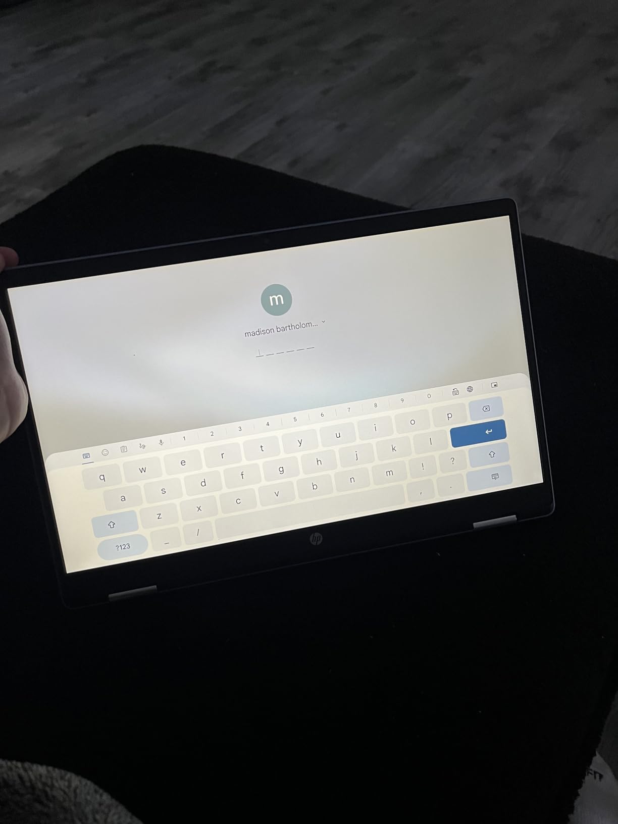 HP 14 2-in-1 Chromebook 14in FHD Intel CPU 4GB 64GB Storage (14b-Renewed) customer photo 2