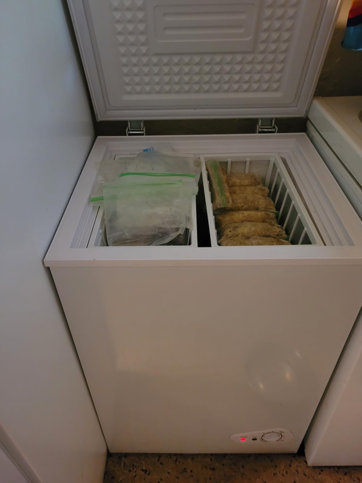 7.0 Cu Ft Chest Freezer - Energy Saving Quiet Top Open Door Mini Freezer Adjustable 6 Thermostat - Compact Small Deep Freezer w/Removable Basket and Defrost Water Drain for Home/Apartment/Garage customer photo 2