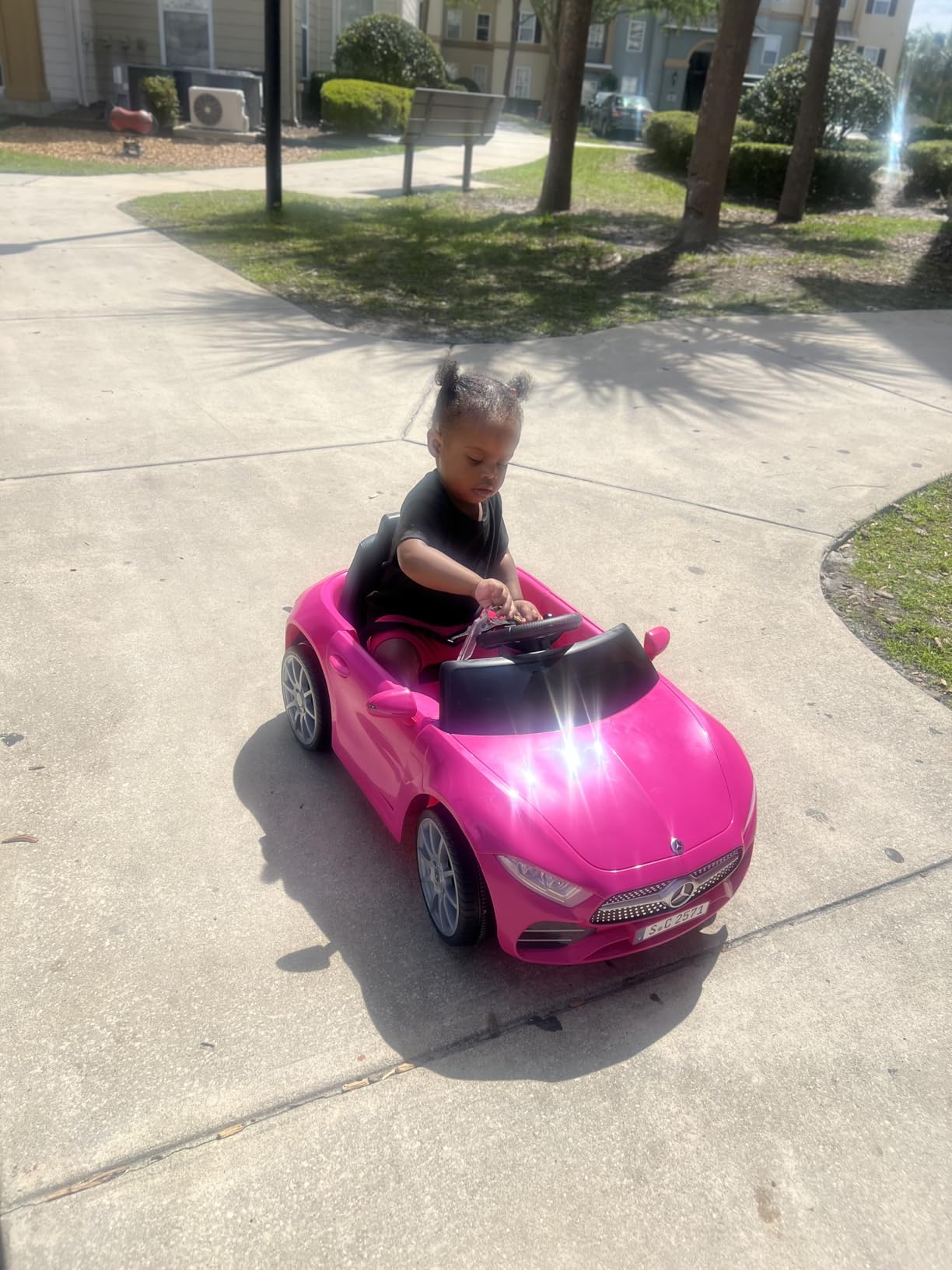 Licensed Mercedes-Benz CLS 350 12V Ride On Car Truck for Kids customer photo 2